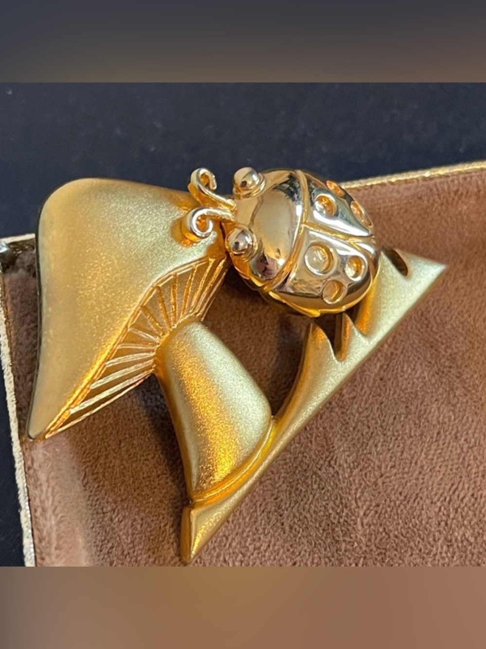 Vintage Casual Corner Gold-Tone Mushroom & Ladybug Brooch - Picture 2 of 3